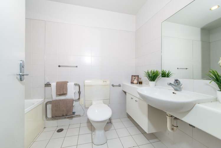 8c/205 Hobson Street Auckland Central_11