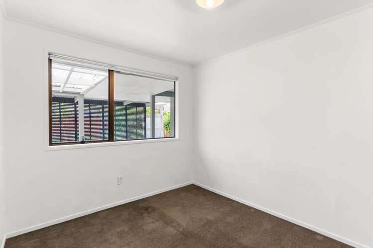 21 Fitzherbert Avenue West Harbour_5