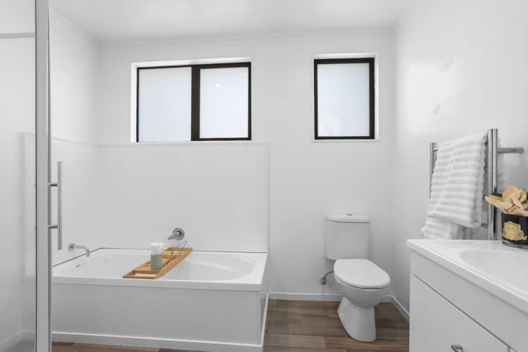 1/7 Vardon Road Green Bay_12