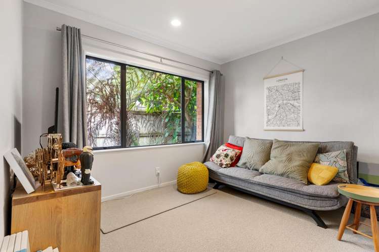 38 Stranraer Crescent Wattle Downs_19