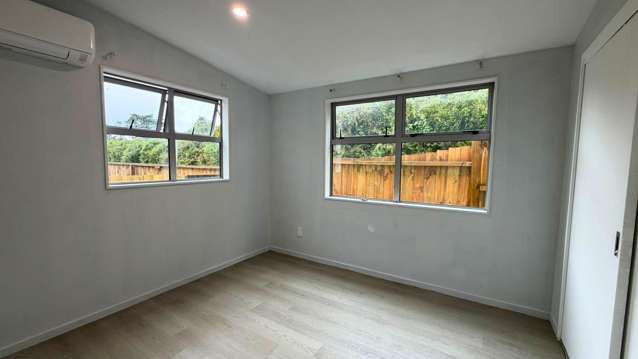 2/55 Ennis Avenue Pakuranga Heights_3