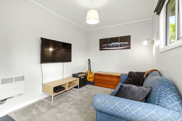 25 Voltaire Street Karori_17