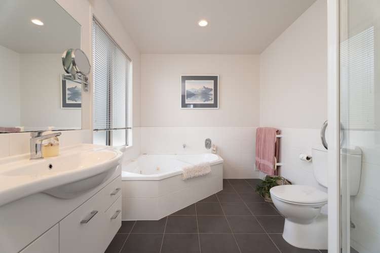 16 Neston Grove Churton Park_17