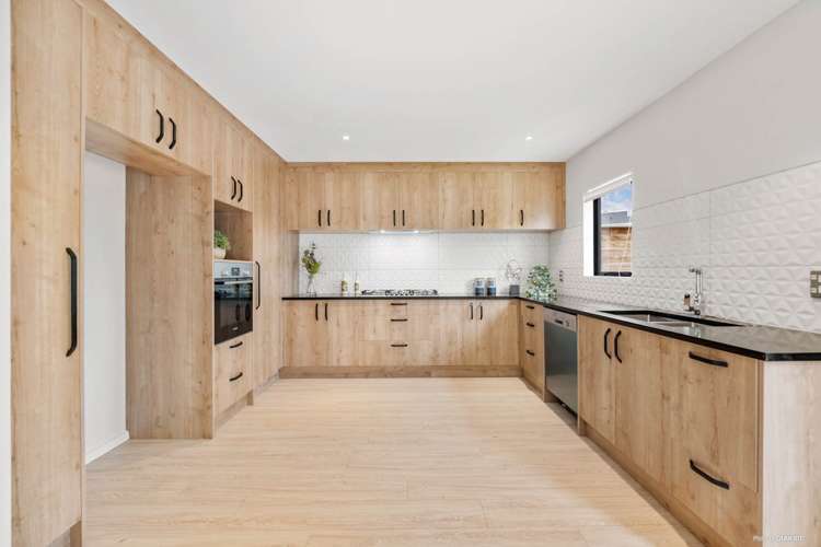 50 Bordeaux Parade Te Atatu South_6