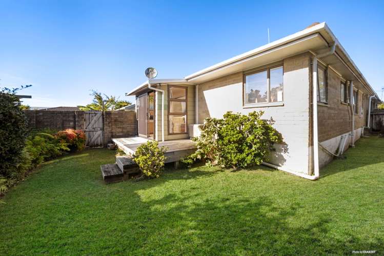 2/13 Northall Road_1