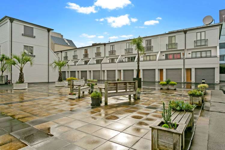 30/10 Ruru Street Eden Terrace_2