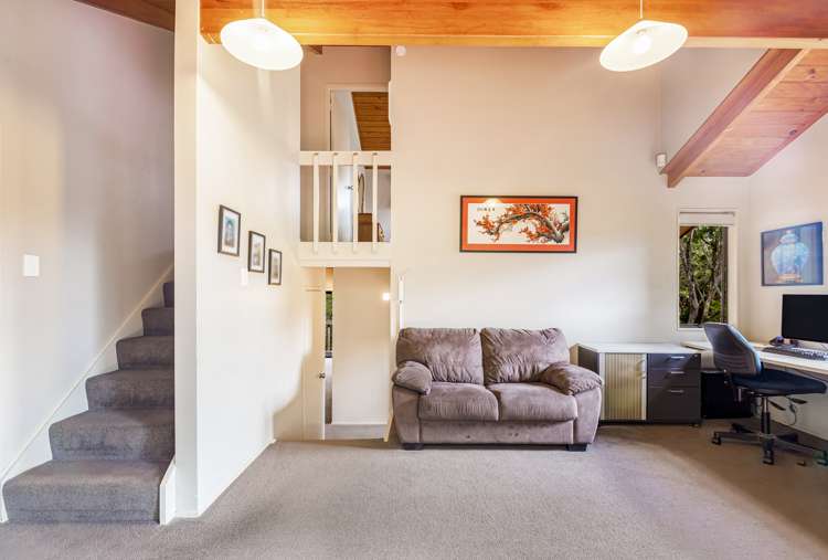 15 Kaurimu Rise Titirangi_13