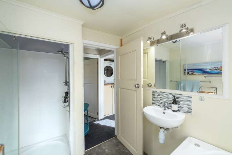 12 Clifton Avenue Carterton_14