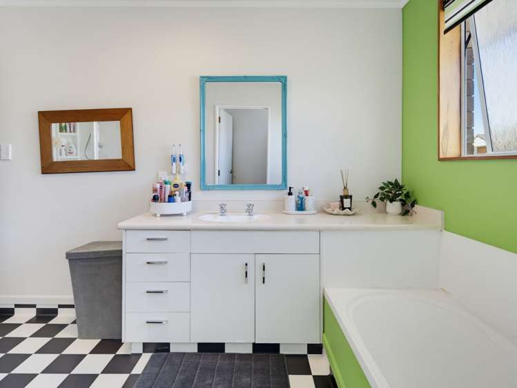27 Karina Crescent Redwoodtown_14