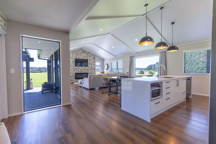 17/543 Zig Zag Road Windwhistle_2