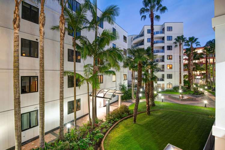 1E/175 Hurstmere Road Takapuna_17