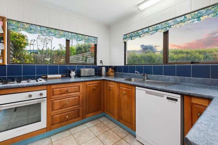 16 Pohutukawa Drive Athenree_13