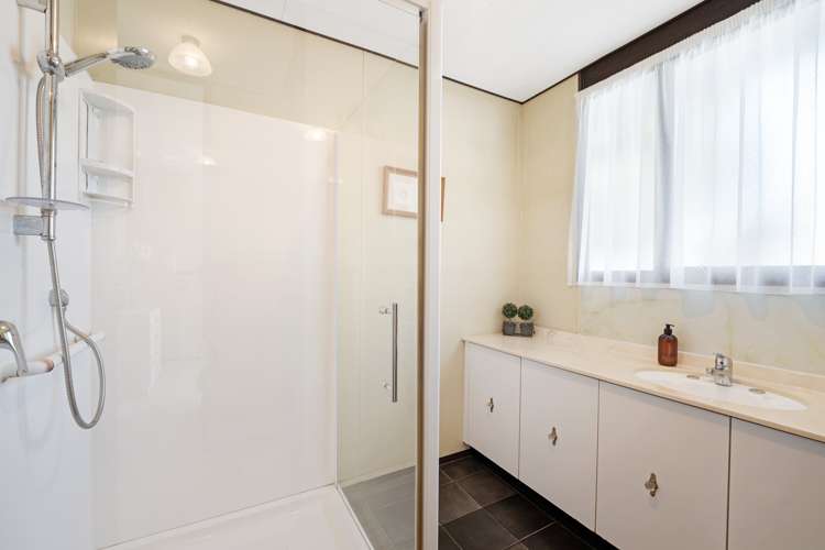 19b Doment Crescent Orewa_12