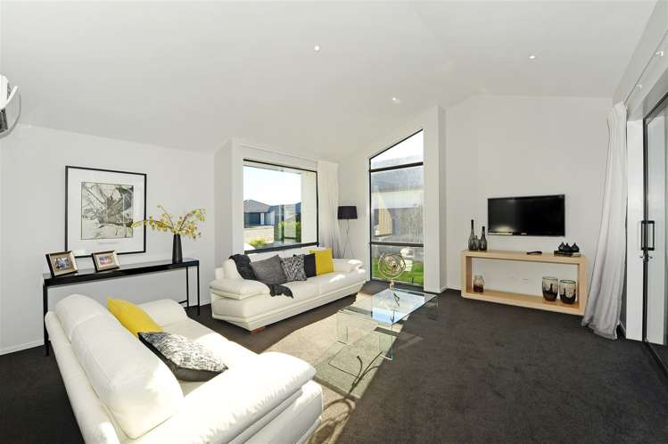 53 Vernon Drive Lincoln_20