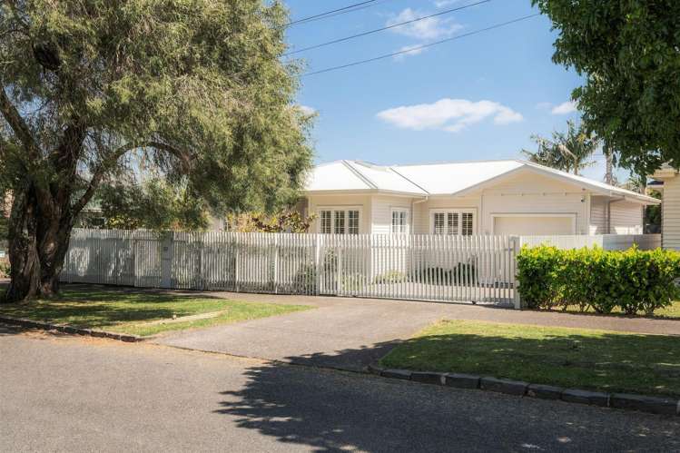 19 Target Street Point Chevalier_15