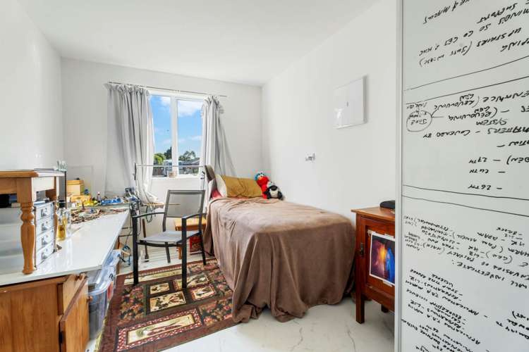 8 Evanda Crescent Conifer Grove_12