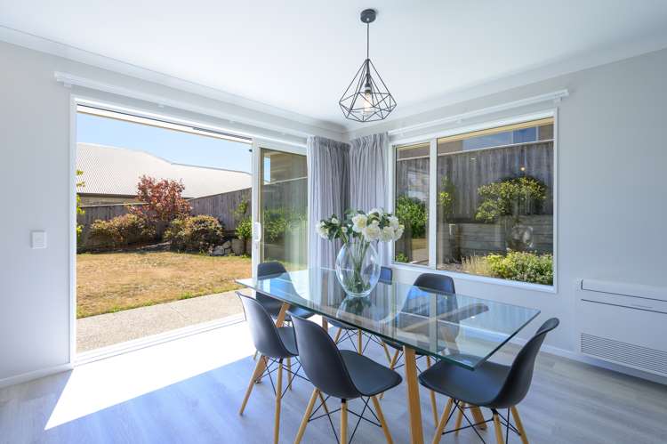 55 Fairose Drive Richmond_12