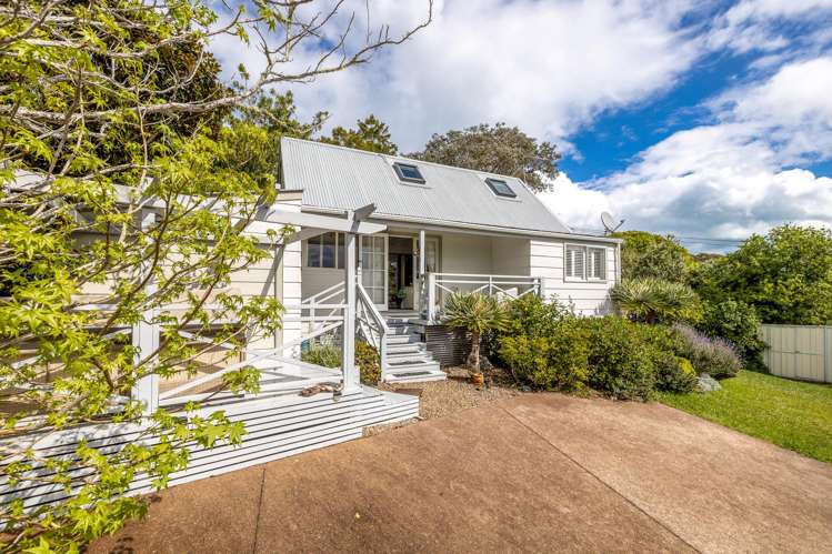 4 Waiata Road Onetangi_24