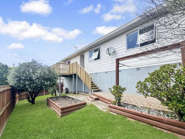 Halloran Place, Massey