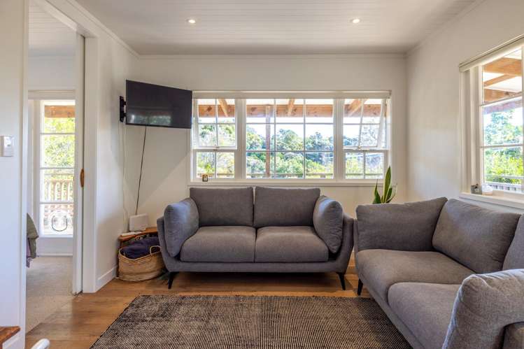 117 Queens Drive Oneroa_10