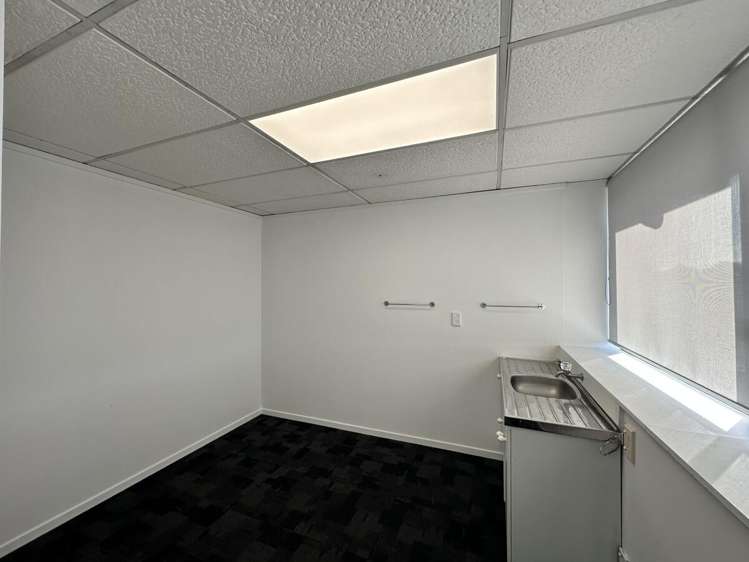 547 Te Atatu Road Te Atatu Peninsula_1