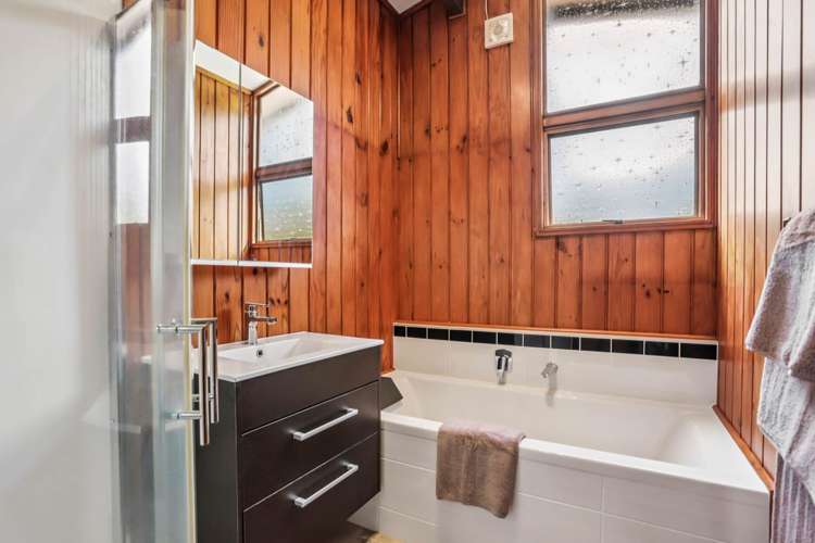 23-25 Mountain Road Henderson Valley_18