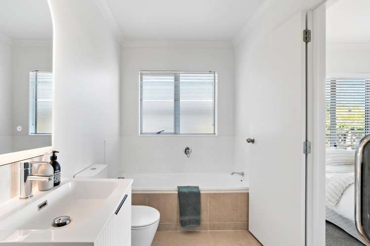 1/27 James Laurie Street Henderson_14