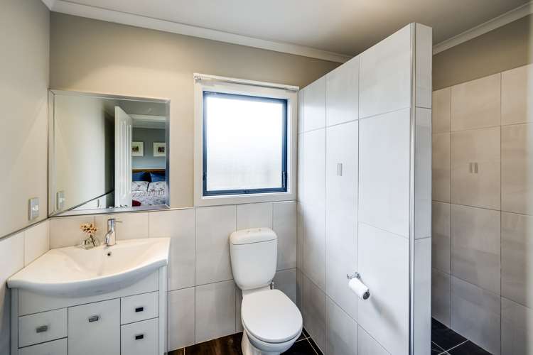 17 Newbury Place Taradale_12