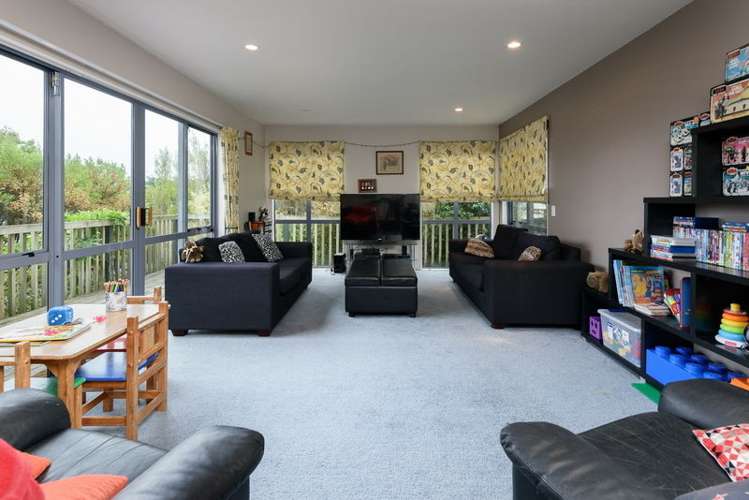 24 Joseph Banks Drive Whitby_11