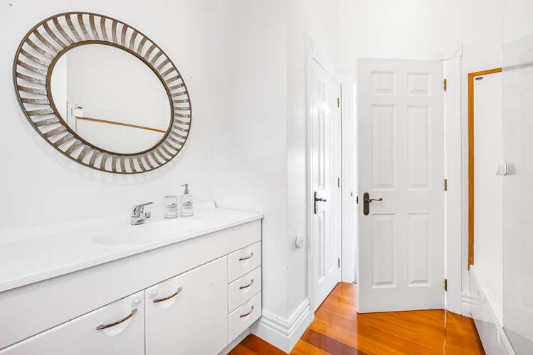 22 Beach Road Northcote Point_14