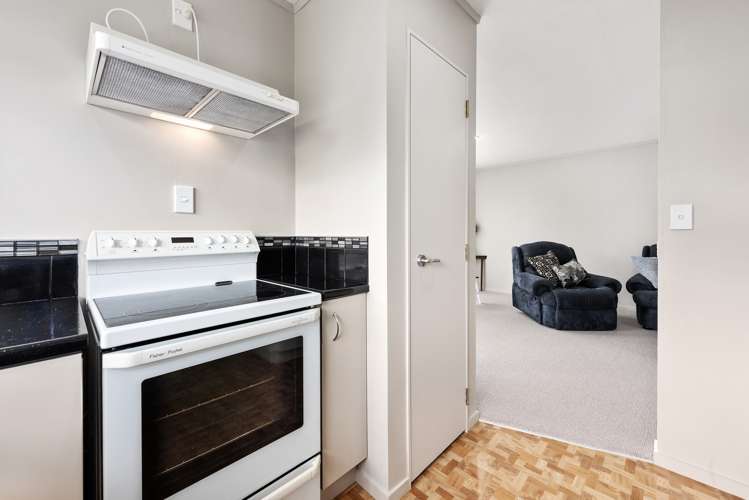 42/17 John Street Trentham_9