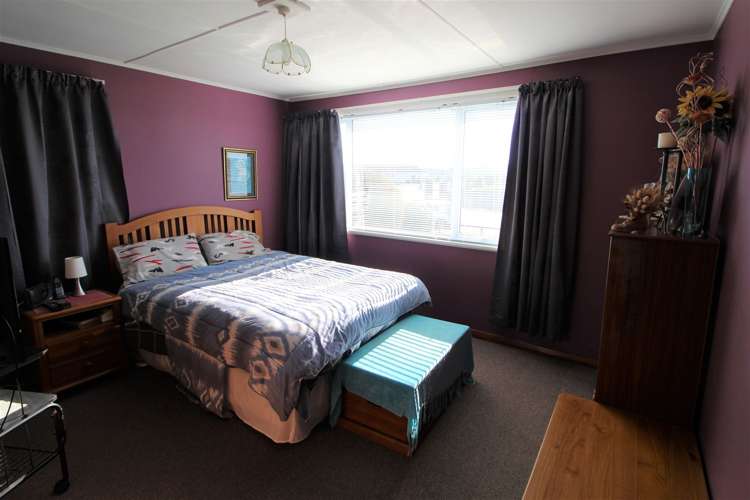 12 Pages Road Marchwiel_5