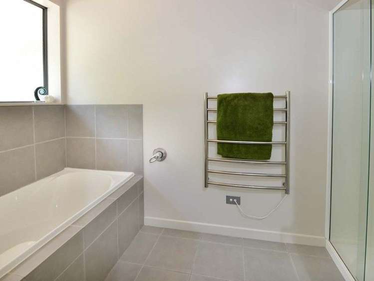 84 Blue Heron Rise Stanmore Bay_12