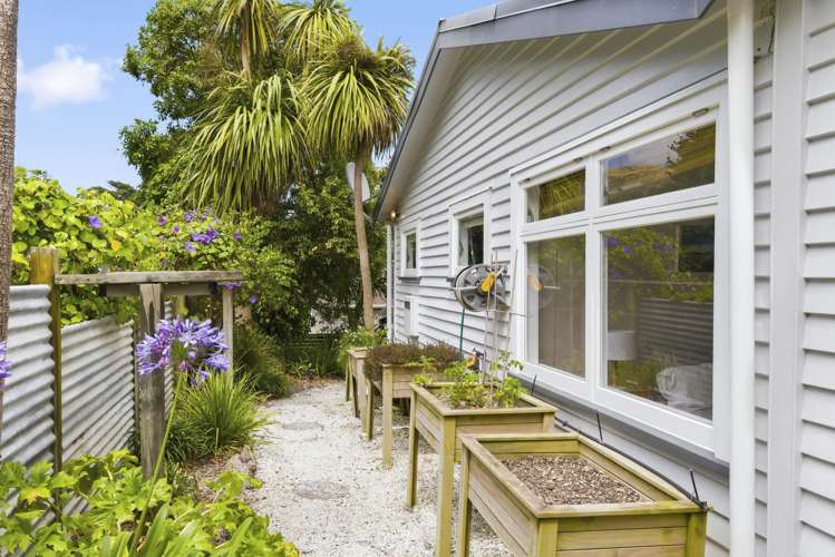 5A Paneta Street Paekakariki_33