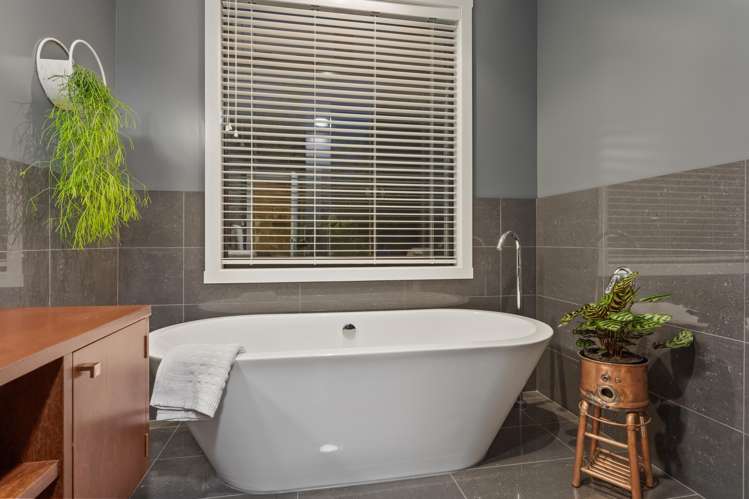 8 Beachview Grove Peka Peka_33