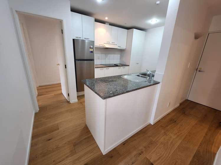 Gc/23 Upper Queen Street Auckland Central_13