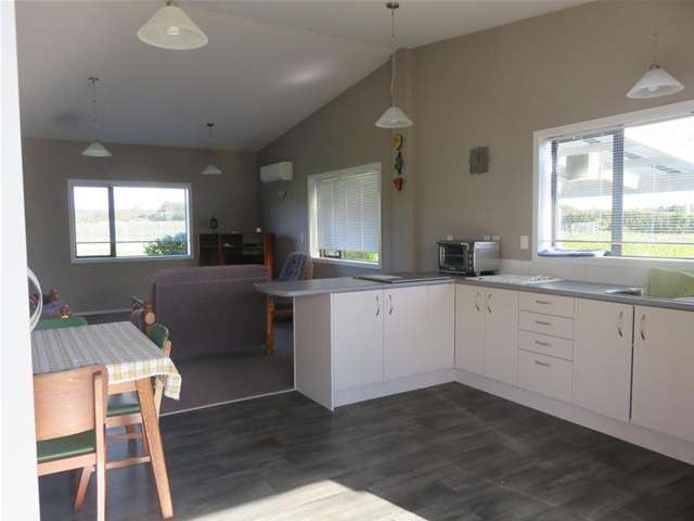 1417 Egmont Road Egmont Village_1