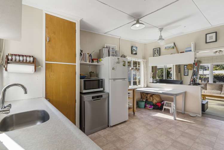 215 Ocean Road Whangamata_6