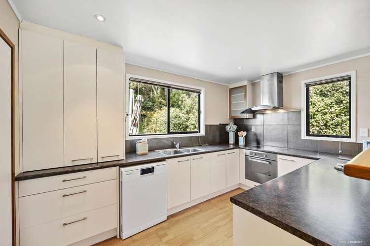 27 Lastel Place Cockle Bay_16