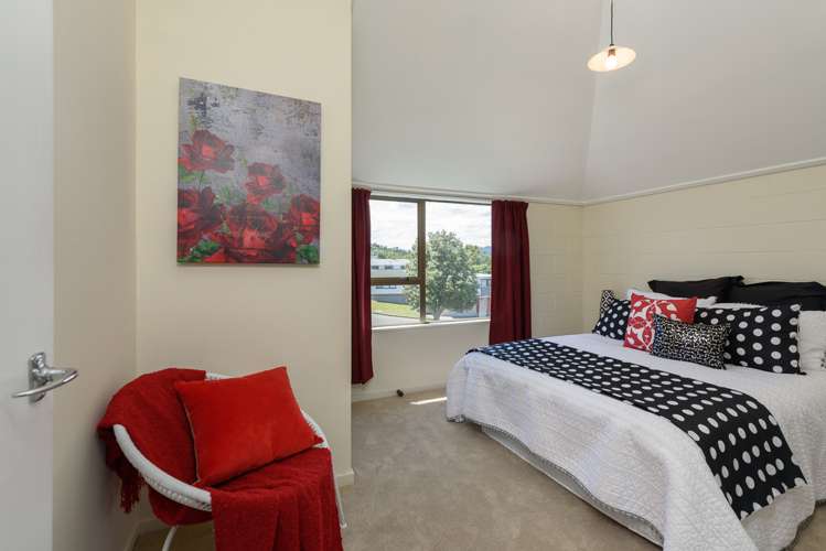 136 Akaroa Drive Maupuia_8