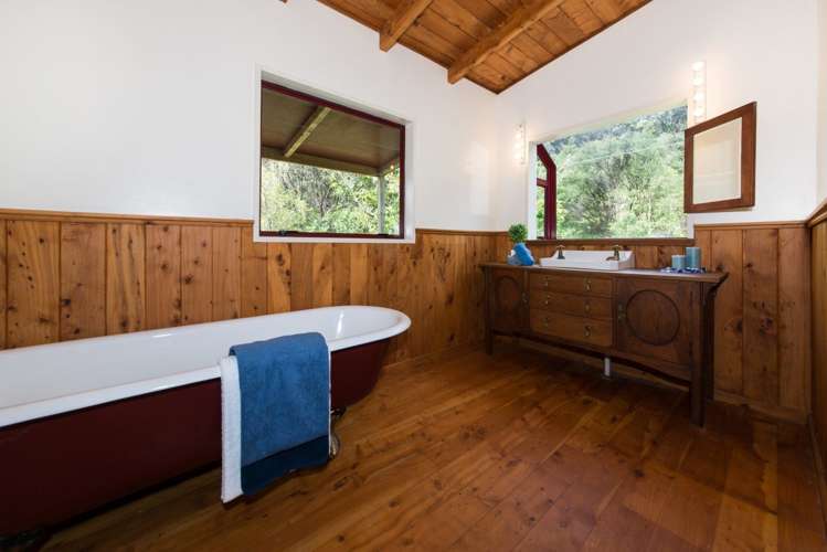 1212a Huia Road Huia_24