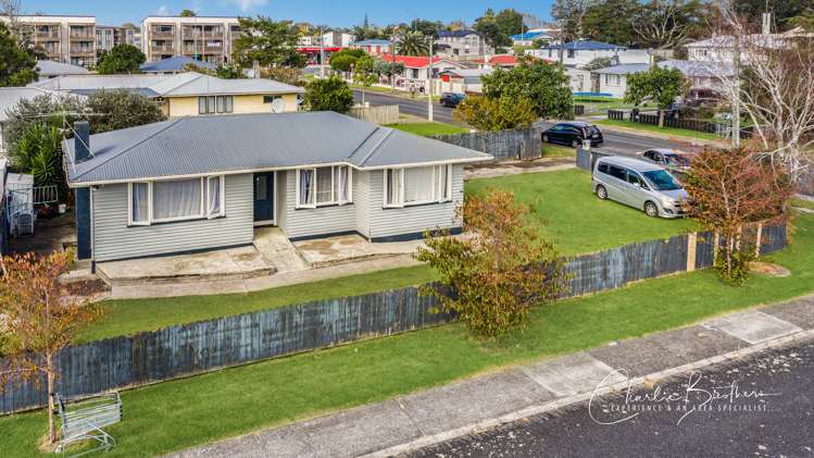 7 Tarata Crescent Mangere Bridge_2