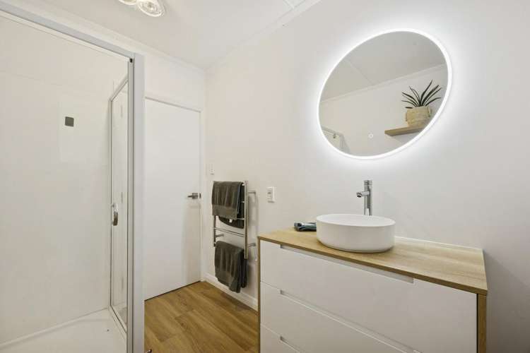 464 North Road North East Valley_11