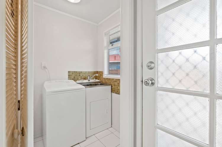 19 Alison Street Mangakakahi_15