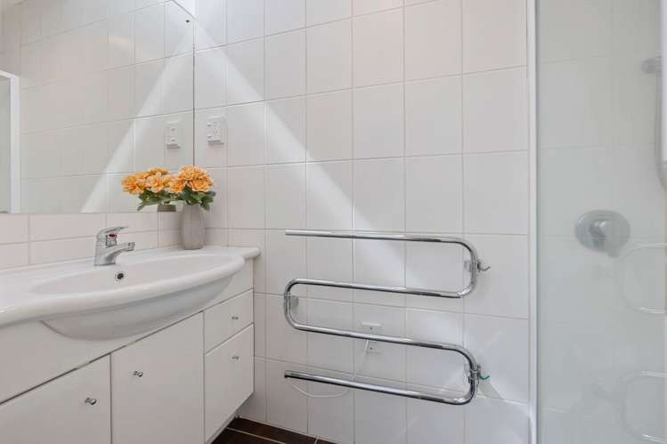 13 Seymour Road Mellons Bay_15