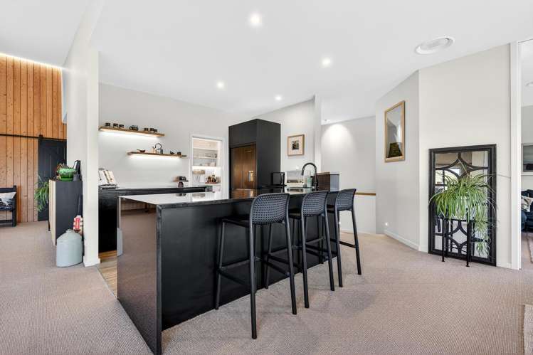 12 Airstrip Ridge Parkvale_8