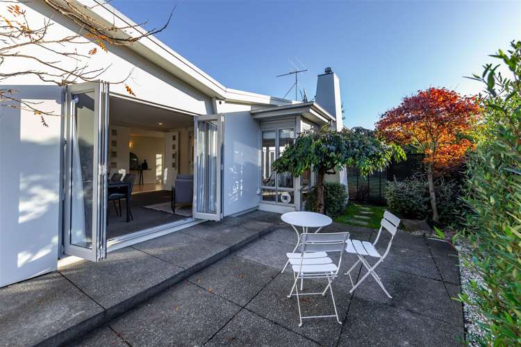 15 Riverwood Boulevard Redwood_10
