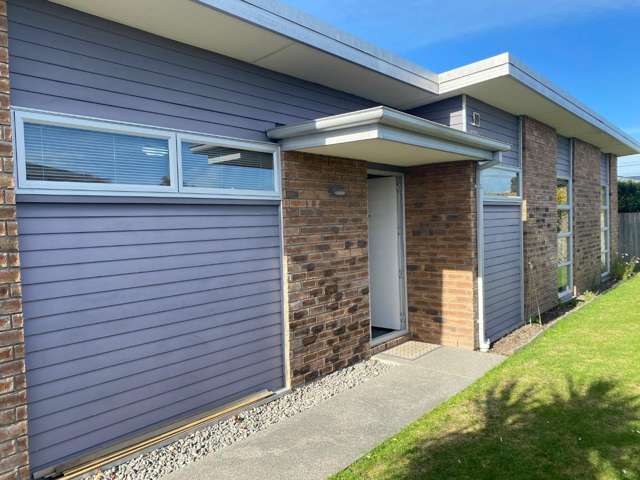 Modern Living - Brilliant Location