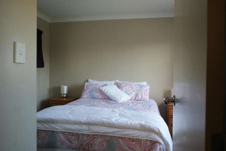 18a Boyd Avenue Mangere Bridge_8