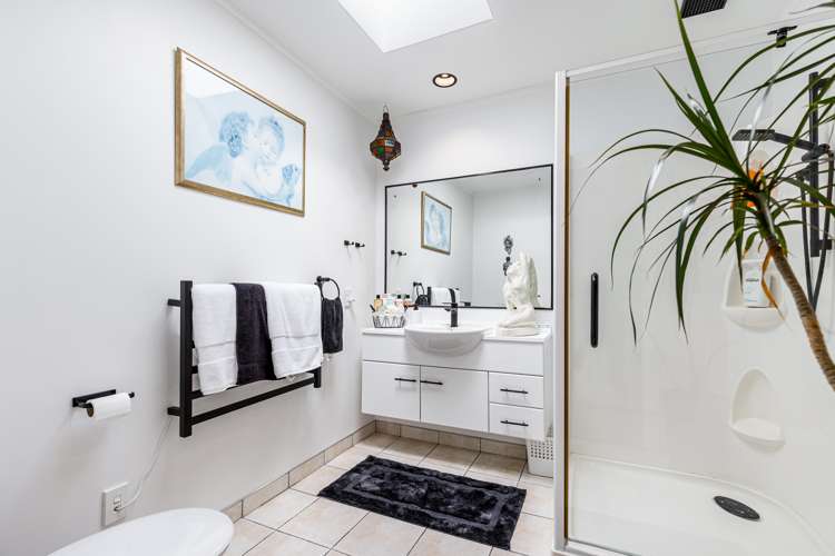 151 Simpson Road Henderson Valley_24